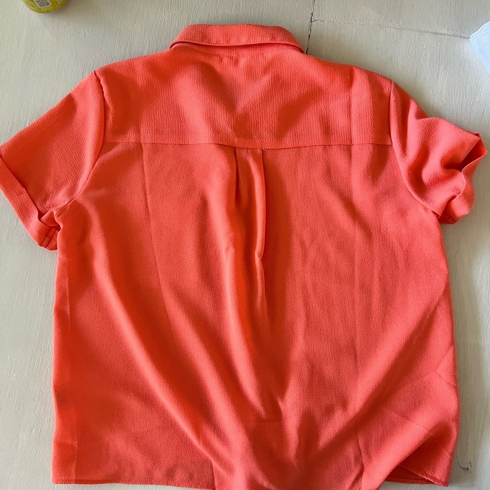 Pink Rose Coral Tie Front Button Up Blouse Short Sleeve Collared Top Size Small - Picture 3 of 5